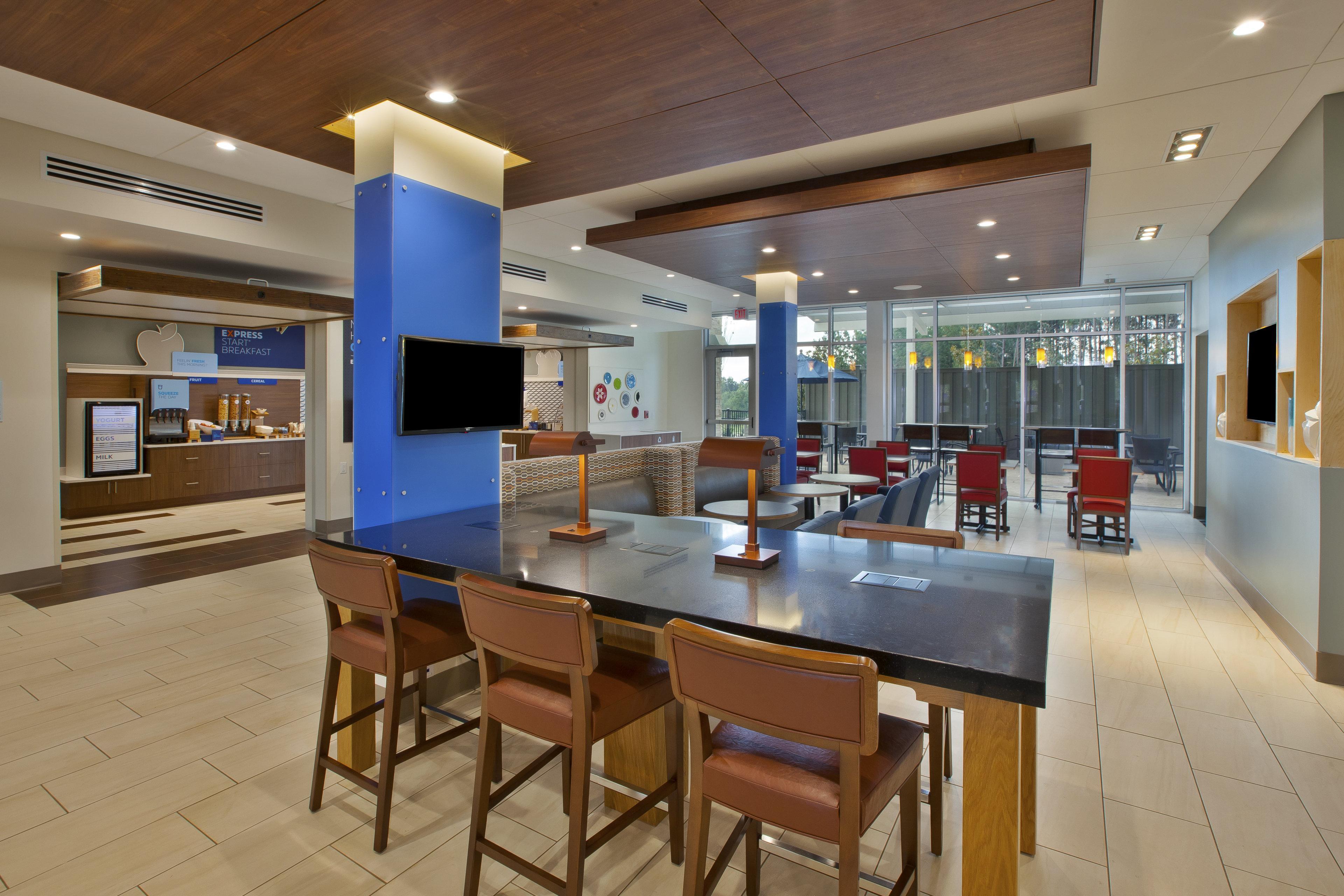 Holiday Inn Express And Suites South Hill By Ihg Eksteriør bilde